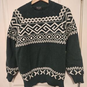 Brunette The Label Dark Green and White Patterned Crewneck Sweater